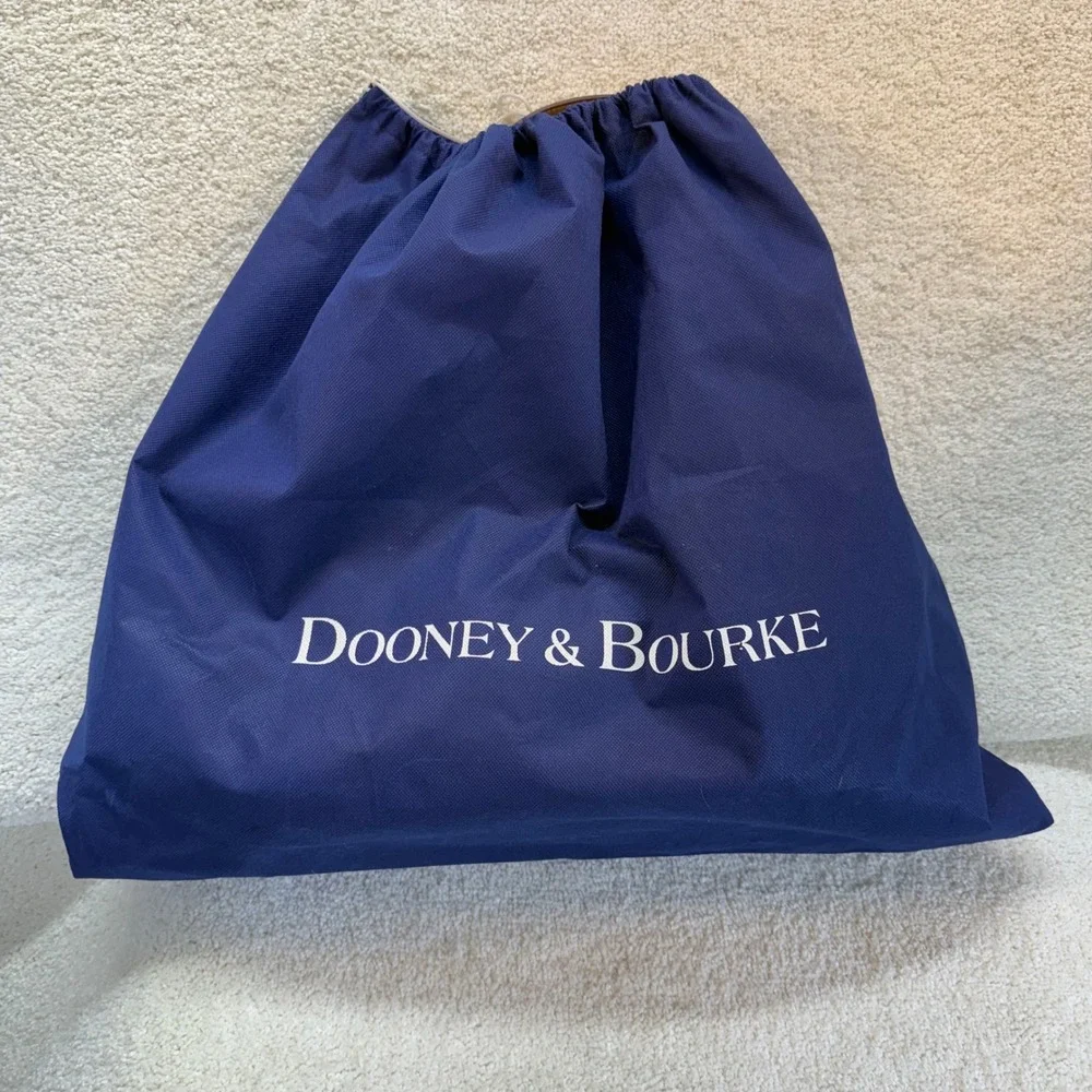 NWT Dooney & Bourke Black Patent Leather Hobo Style Bag Tan Trim Gold‎ Hardware